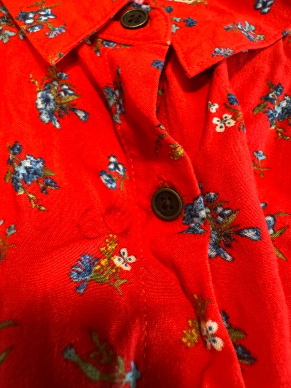 Button down blouses 2 - Picture 7 of 8